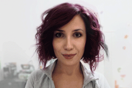 Gif animata che mostra ragazza da giovane a vecchia con i 10 modi per non invecchiare